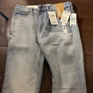 Light wash skinny jeans